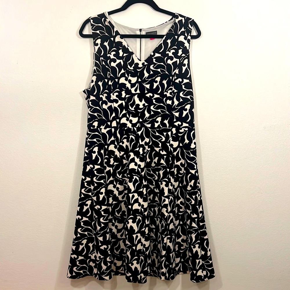 Vince Camuto Black & White Midi Dress Size L